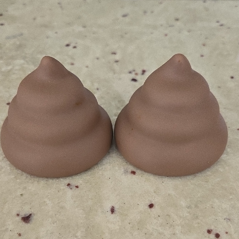 Squeaky Smiling Poop Set of 2 - Picture 2 of 2